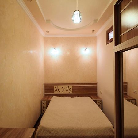 Amiryan Street 1 Bedroom Deluxe Apartment With Balcony Am104 예레반 외부 사진