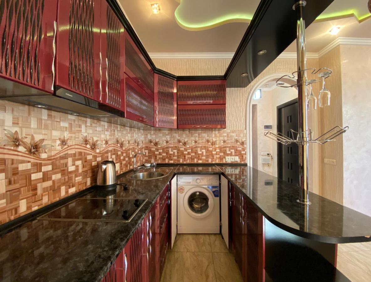 Amiryan Street 1 Bedroom Deluxe Apartment With Balcony Am104 예레반 외부 사진