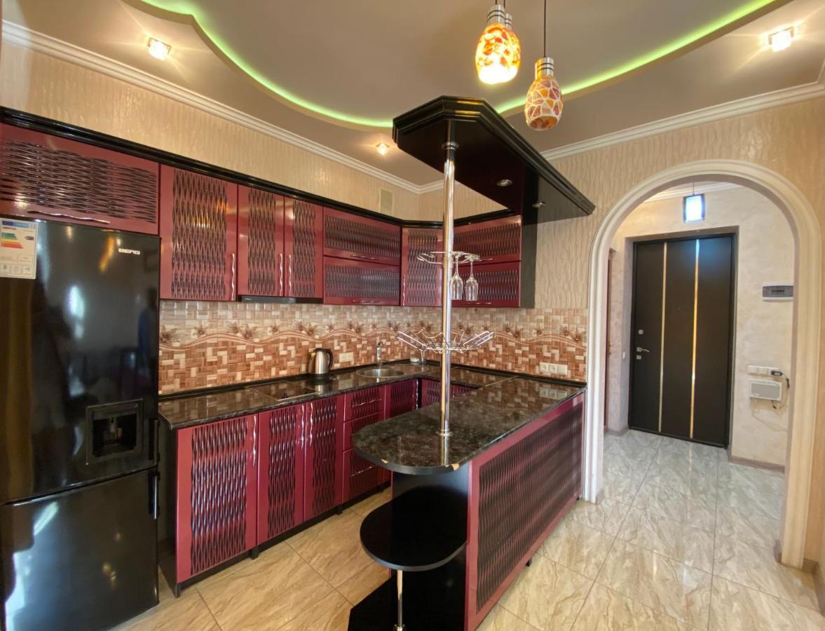 Amiryan Street 1 Bedroom Deluxe Apartment With Balcony Am104 예레반 외부 사진