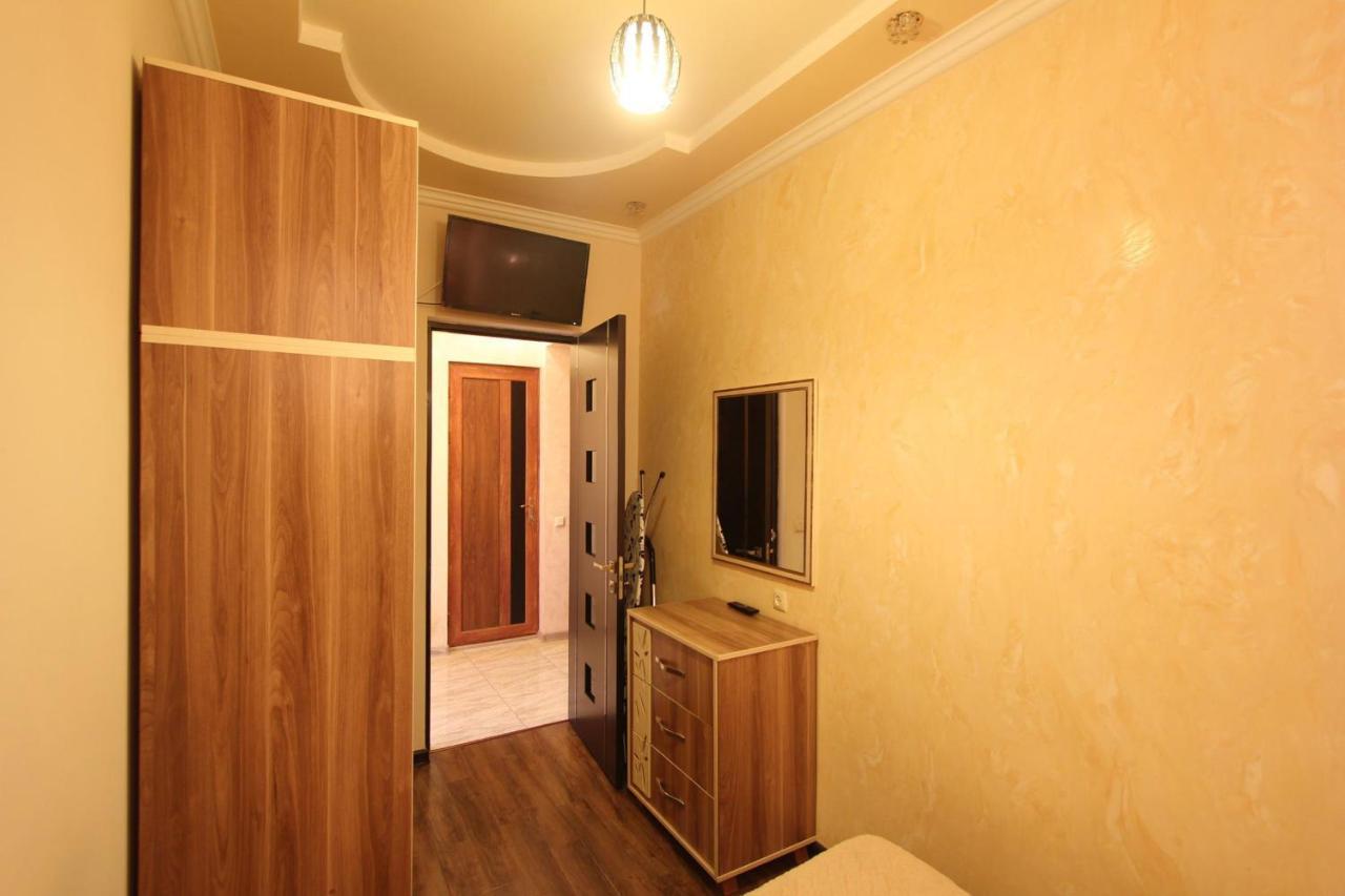 Amiryan Street 1 Bedroom Deluxe Apartment With Balcony Am104 예레반 외부 사진